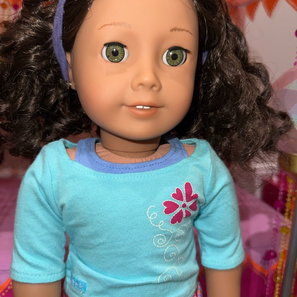 American Girl 18” Truly Me #44 brown curly hair green eyes
